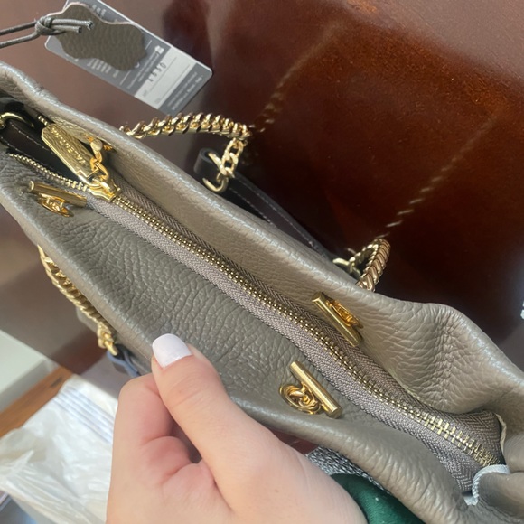 NWT Valentina 100% Italian made leather small purse / tote with chain handles - Picture 5 of 7